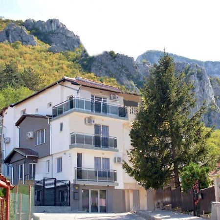 Раде 3-Враца Vratsa Esterno foto